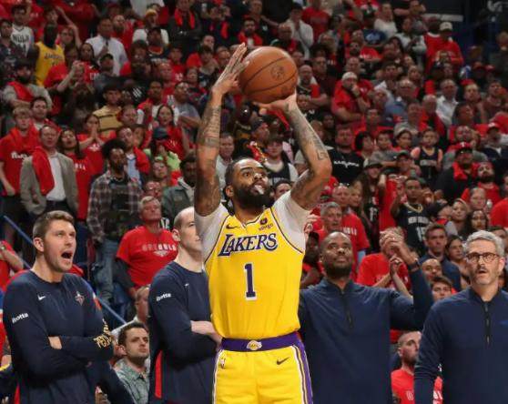 篮球直播-谁说他不会打高端局？拉塞尔关键抢断+三分救湖人